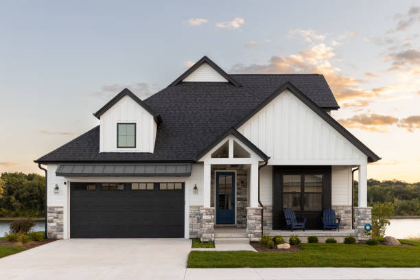 Best Roof Moss and Algae Removal  in Kirbyville, TX